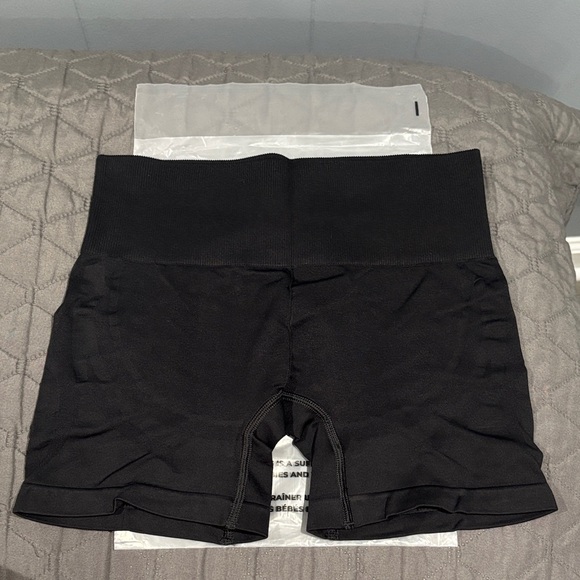 Gymshark Black High-Waist Ribbed Workout Shorts - Picture 2 of 3